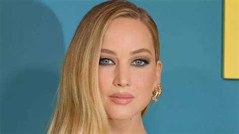 Jennifer Lawrence stuns fans by getting NAKED in X。